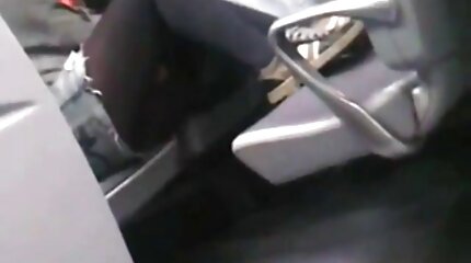 साशा उठ गया।