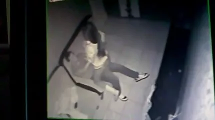 झो पार्कर बेडरूम में अपने भाई के लिए सेक्सी पिक्चर मूवी खुद को पेश किया और उसे तुरंत उसे चूमने के लिए कहा ।