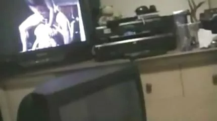 वह एक बड़ी लड़की से एक झोपड़ी में चली गई और एक रियल एस्टेट एजेंट के बेवकूफ सेक्सी वीडियो हिंदी मूवी के गले से दिलासा मिला